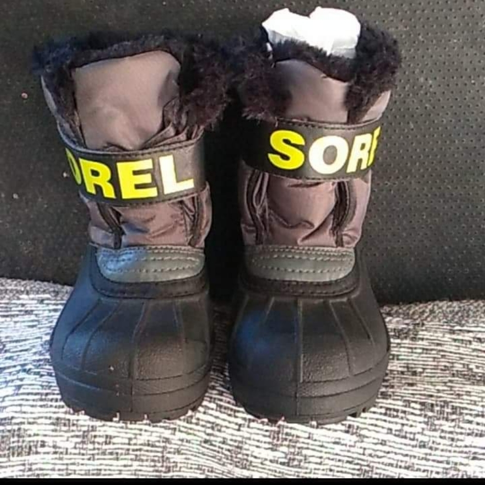 Sorel boy boots - Picture 2 of 6
